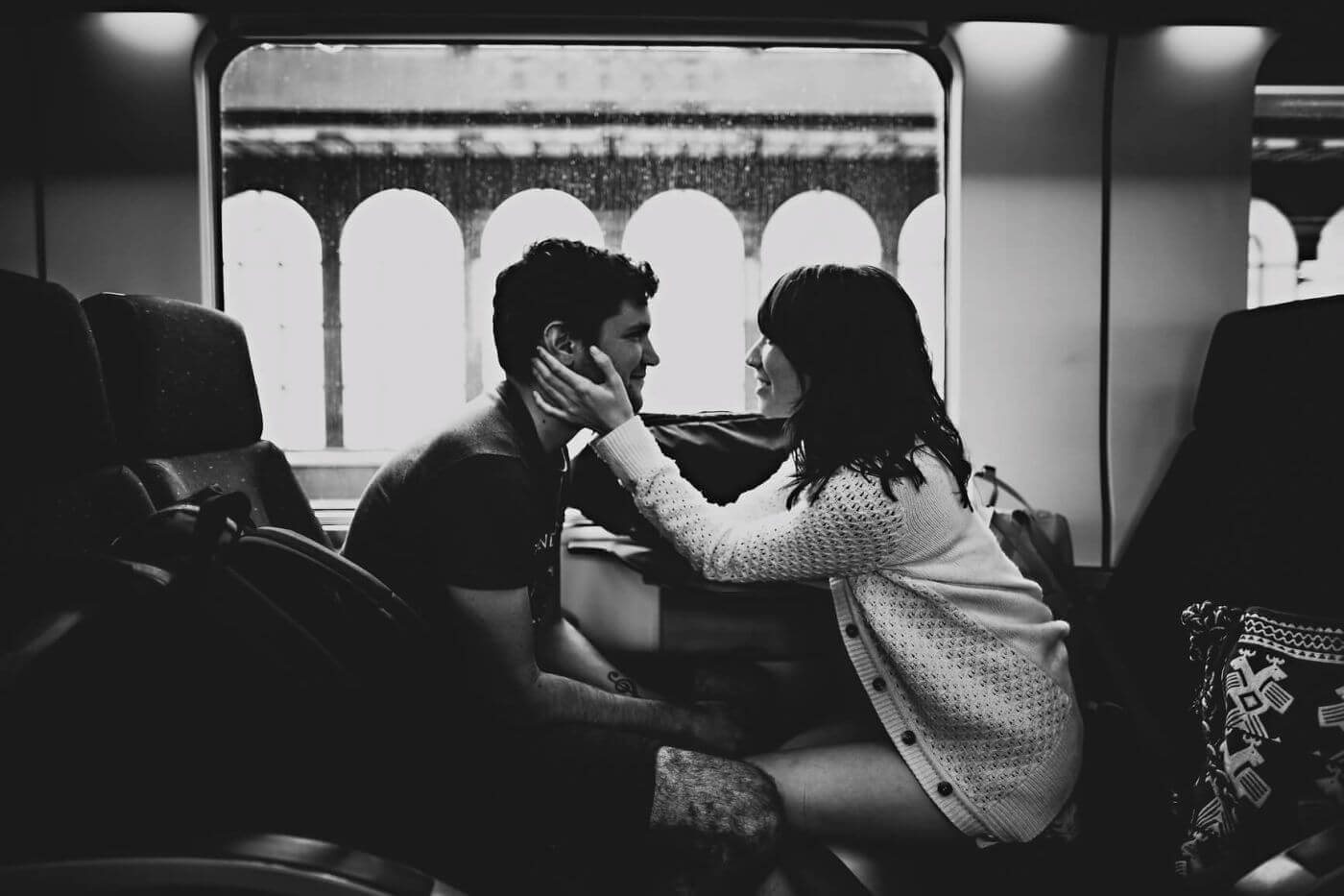 50 Long Distance Love Messages to Stay Connected